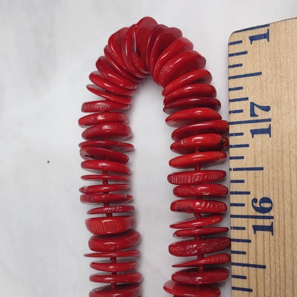 Lucas Lameth Coral Disc Necklace - Picture 3 of 7